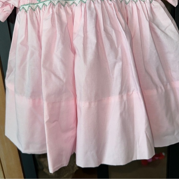 Vintage smock heirloom dress embroidered rosettes baby girl scalloped collar - Picture 4 of 5